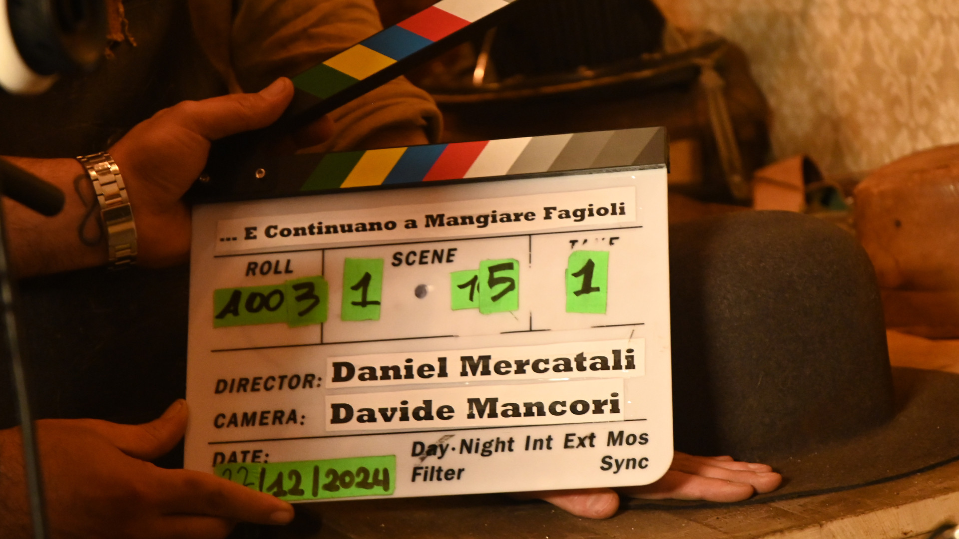 Backdrop for ...E Continuano a mangiare Fagioli