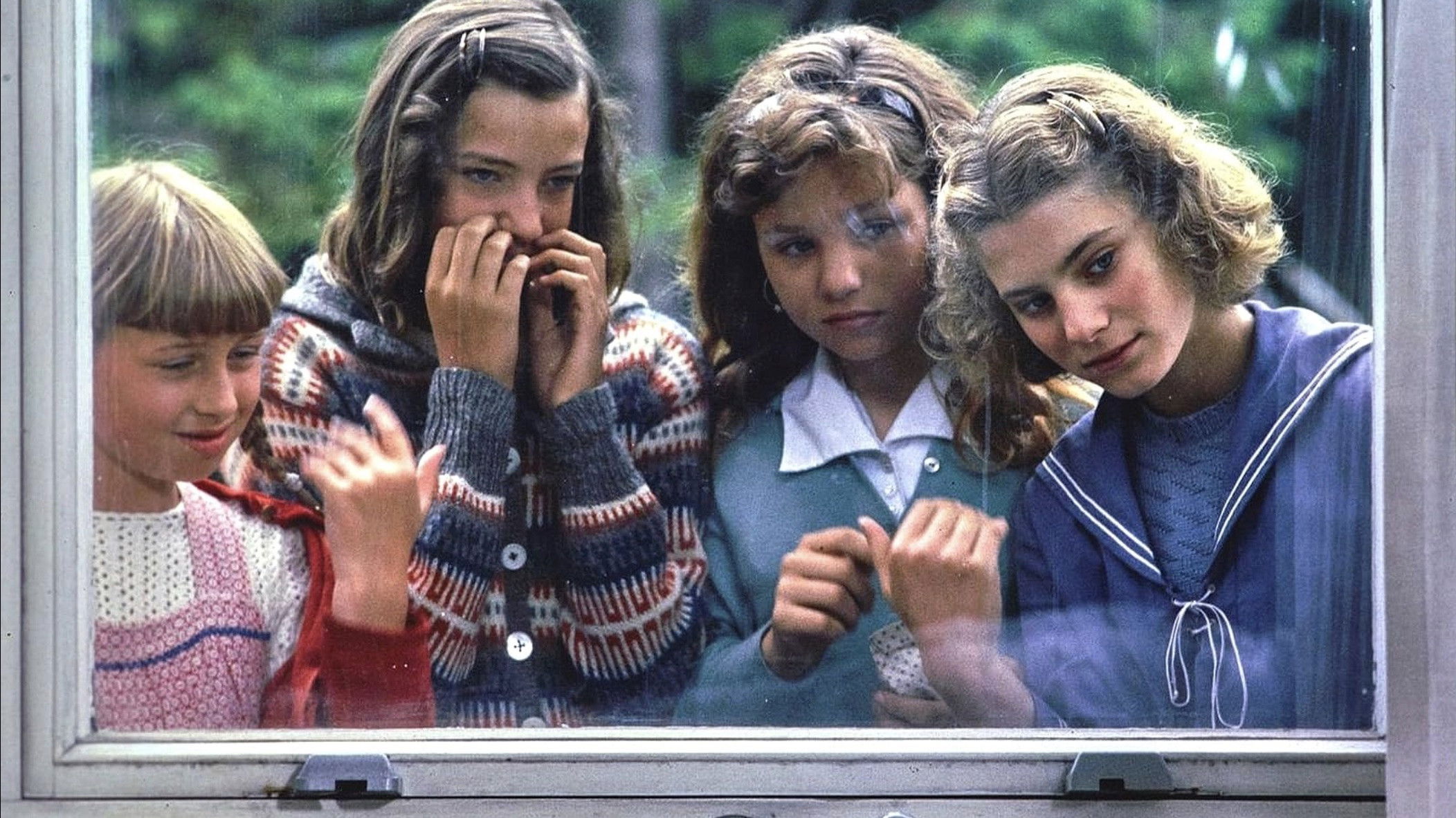 Backdrop for Krigsdøtre