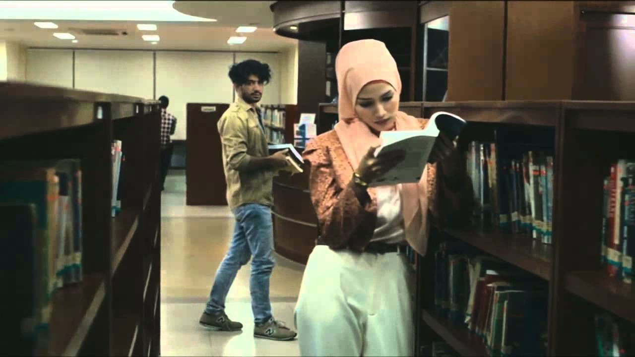 Backdrop for Ketika Tuhan Jatuh Cinta