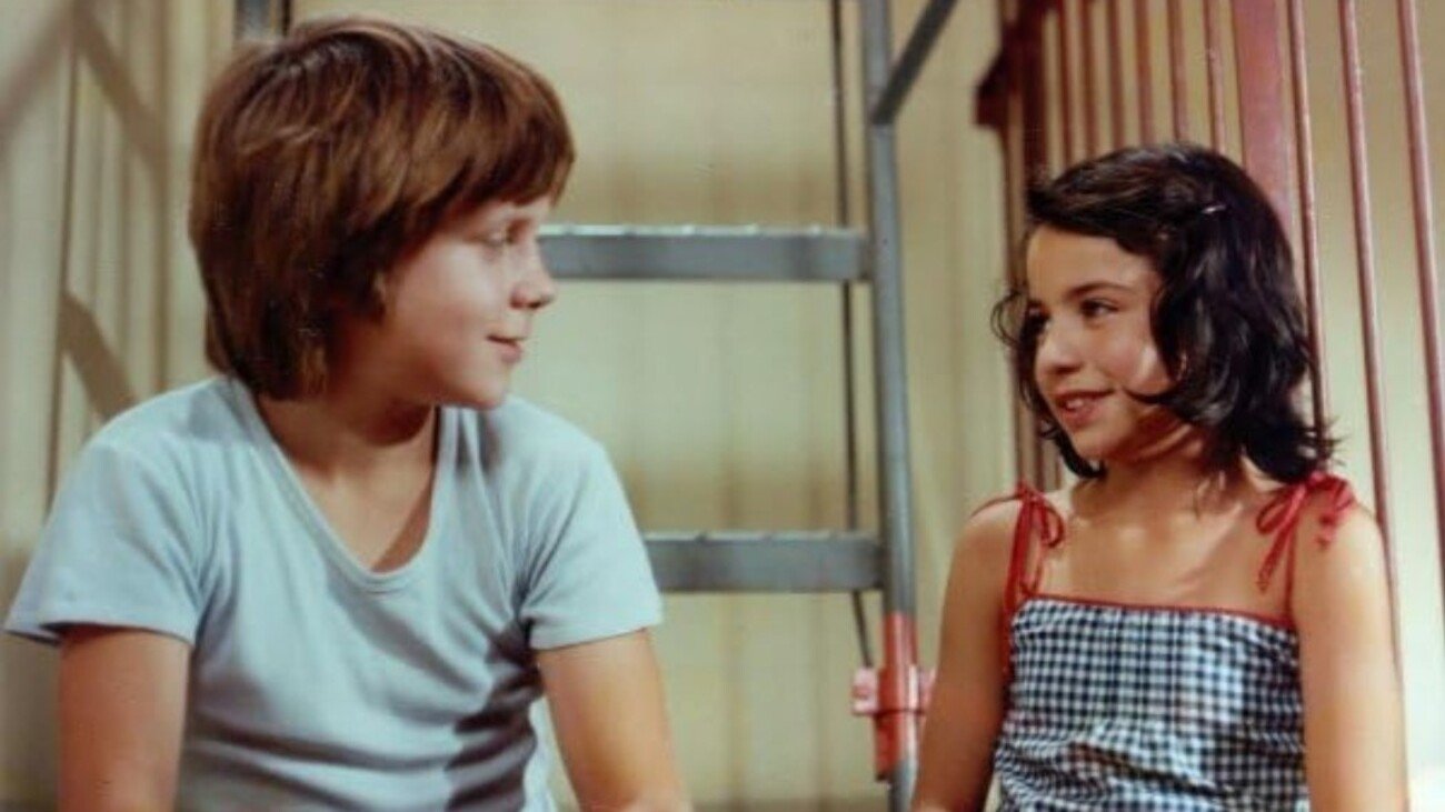 Backdrop for Isabel on the Stairs