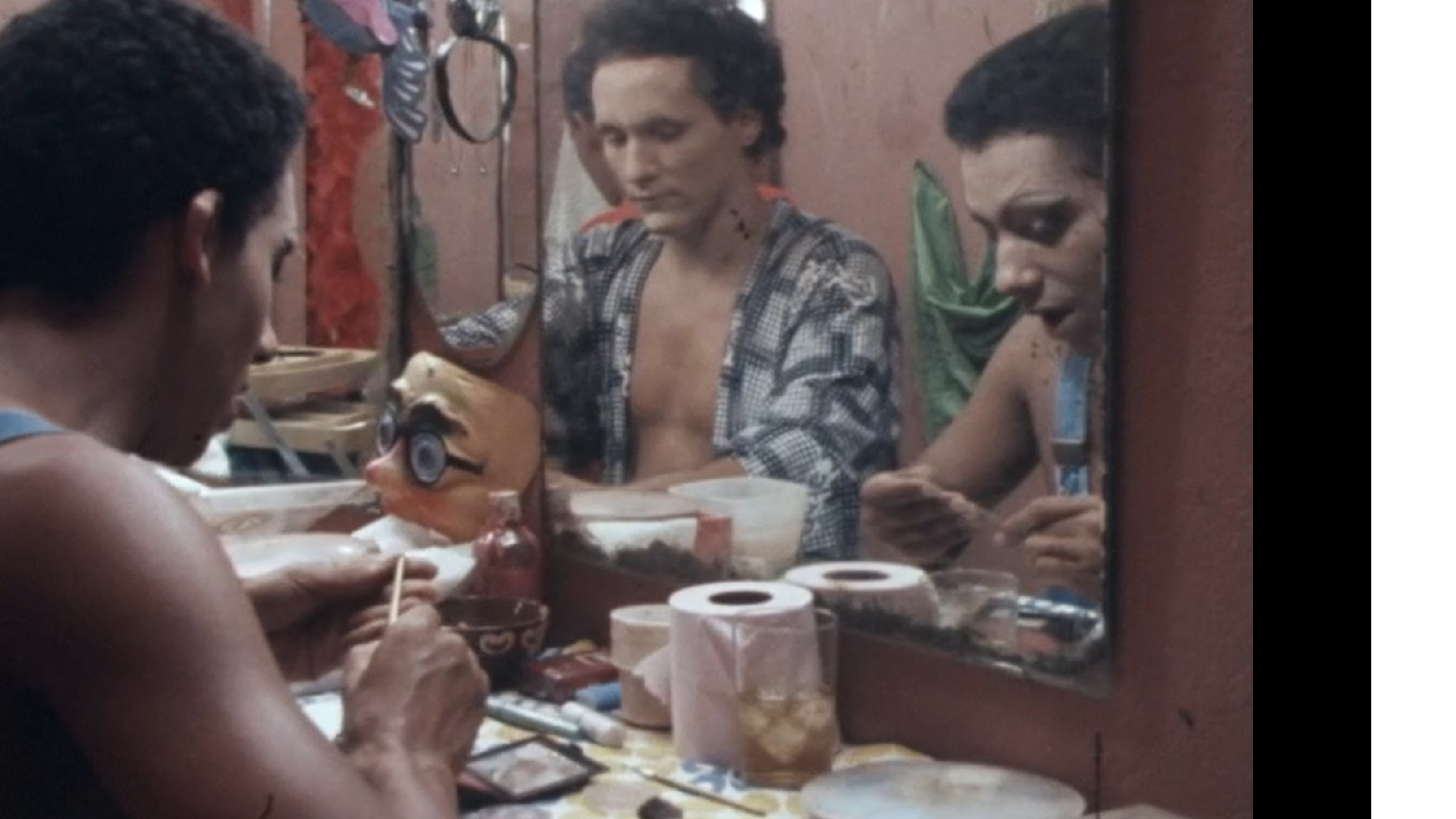 Backdrop for Mulheres de Barba Rija