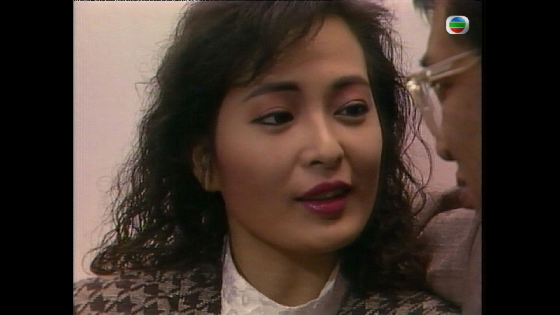 Backdrop for 萤光一族