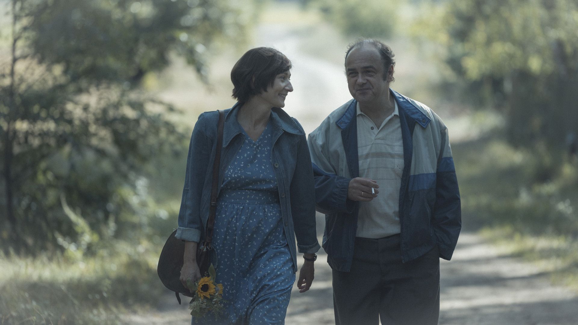 Backdrop for Nasza rewolucja. Historia miłości Grażyny i Jacka Kuroniów