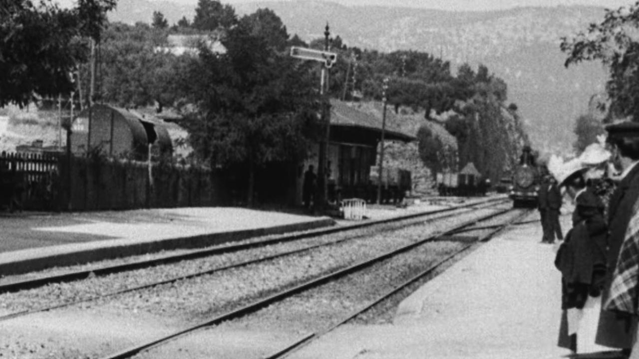 Backdrop for The Arrival of a Train at La Ciotat