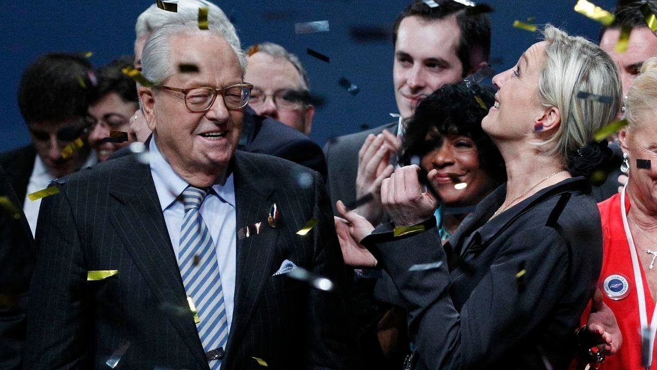 Backdrop for Le Diable de la République : 40 ans de Front national