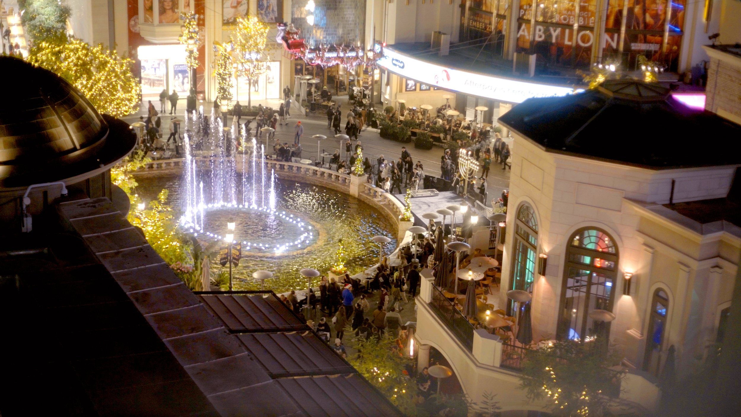 Backdrop for Terry Tries to Find a Christmas Gift for His Nephew & Lena Goes on a Bumble Date With Tom