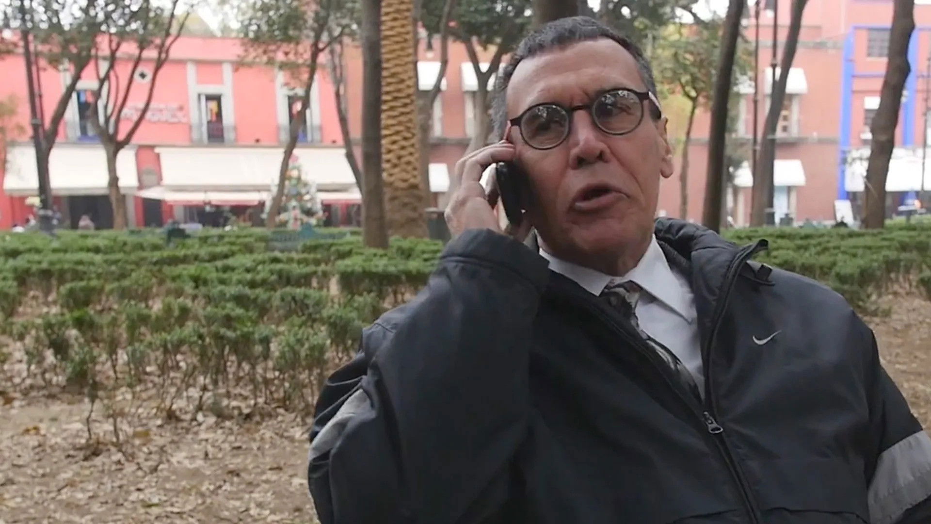 Backdrop for El pasado no muere