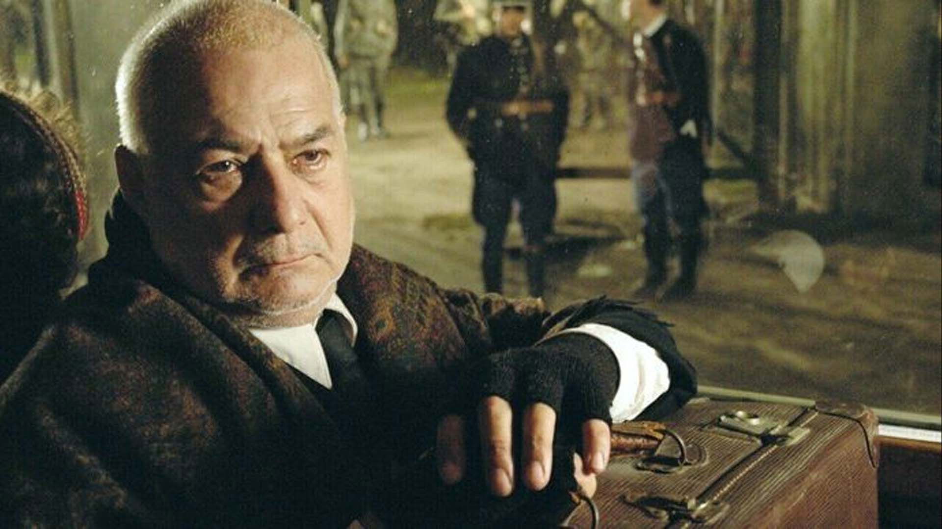 Backdrop for Monsieur Max