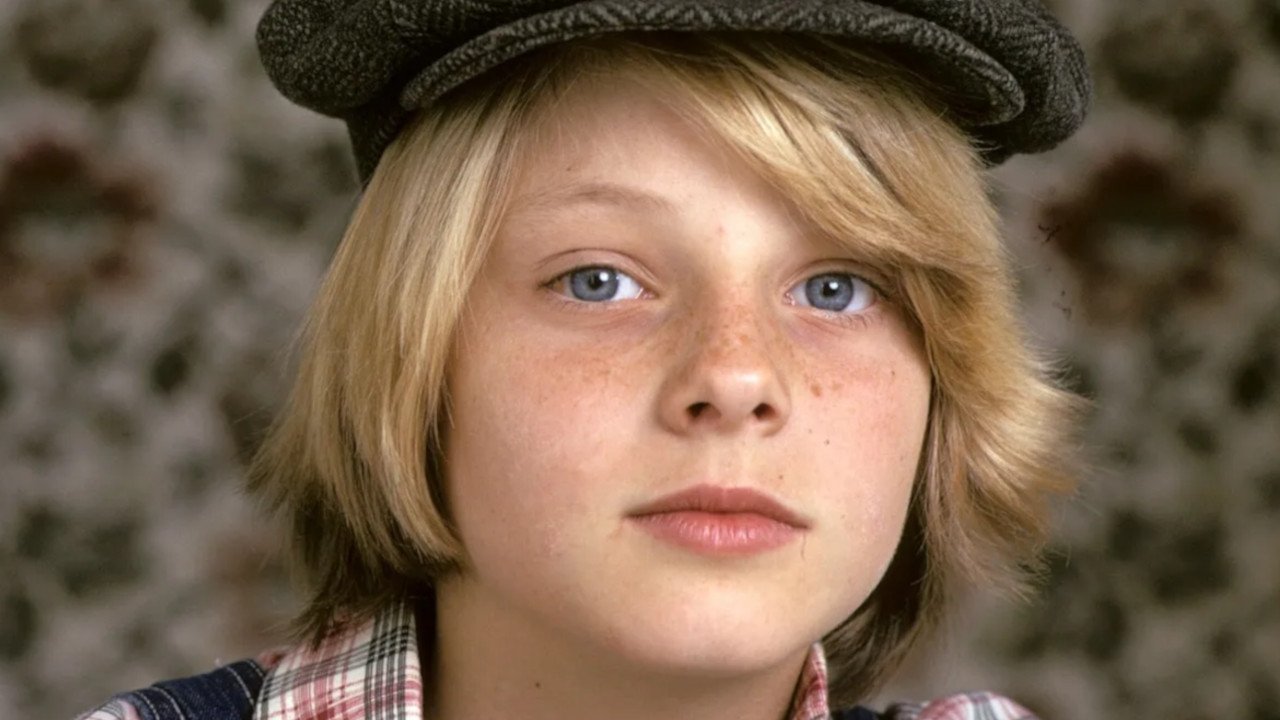 Backdrop for Paper Moon