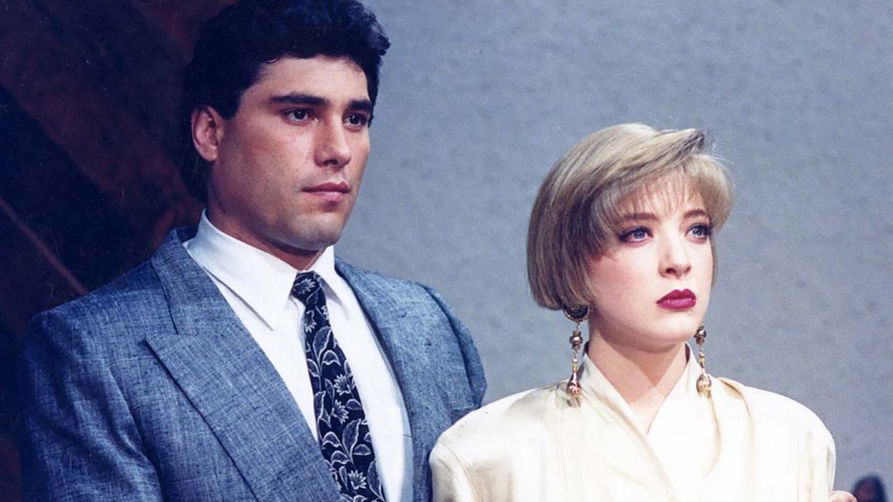 Backdrop for En carne propia