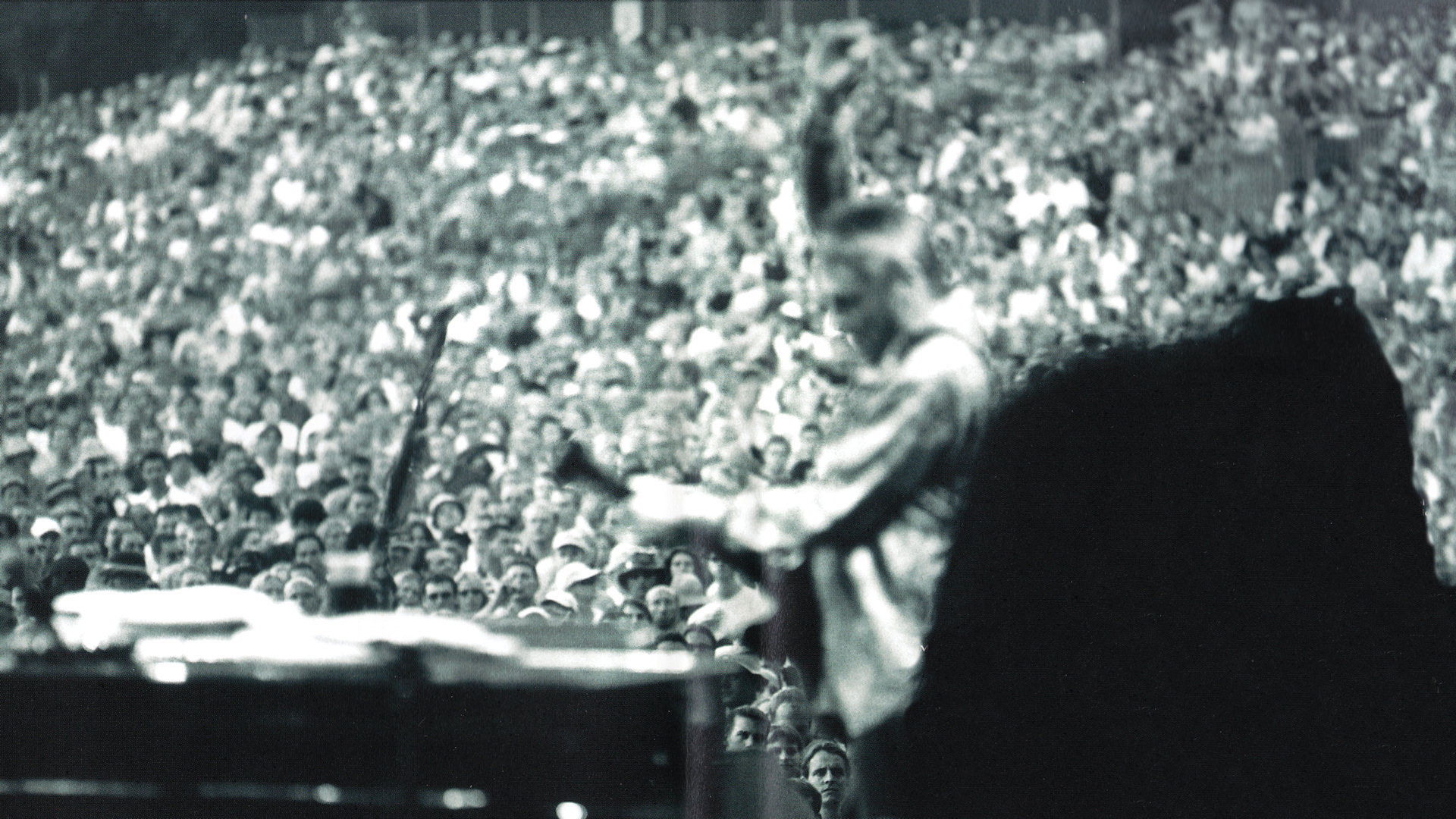 Backdrop for Paul Weller: Two Classic Performances