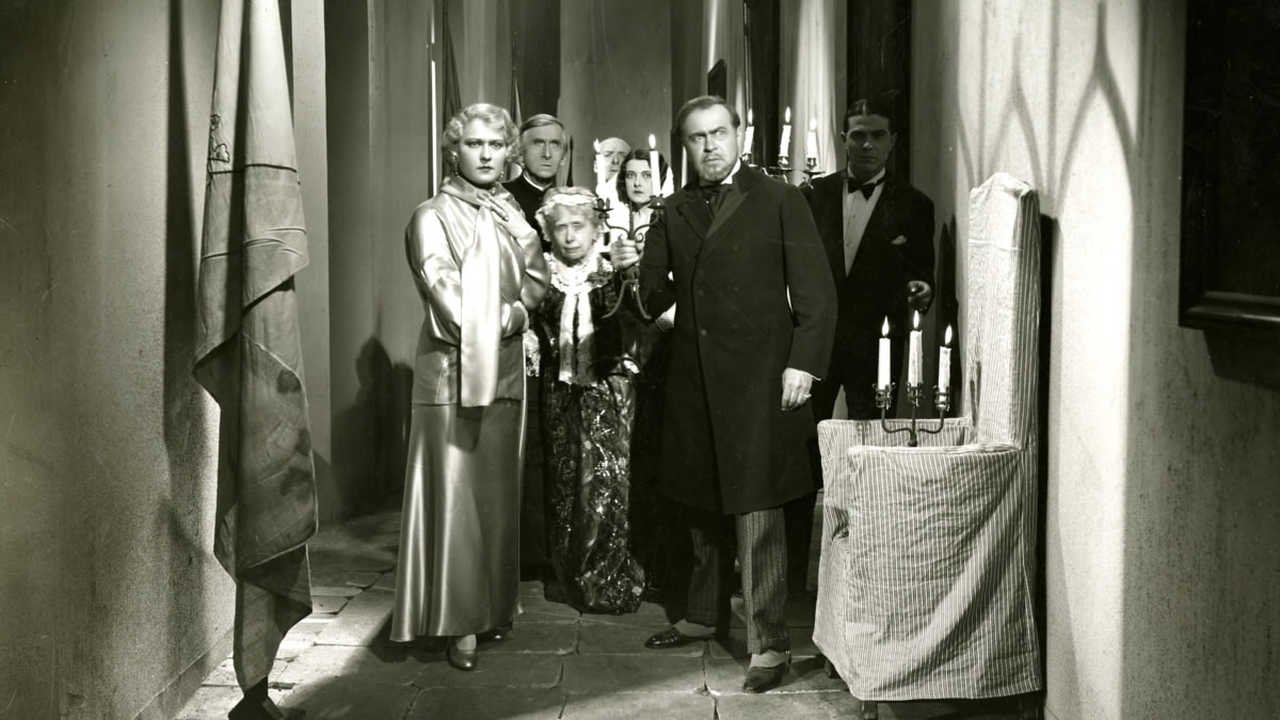Backdrop for Fantômas