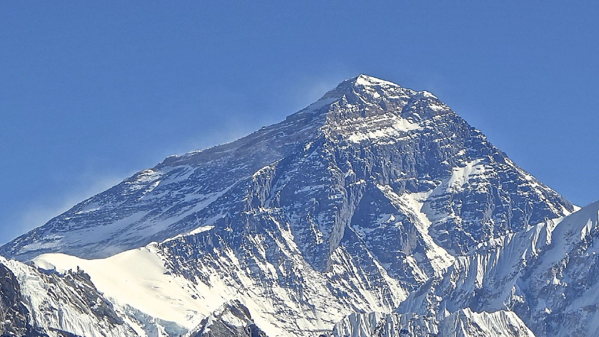Backdrop for Eye To Eye With Everest