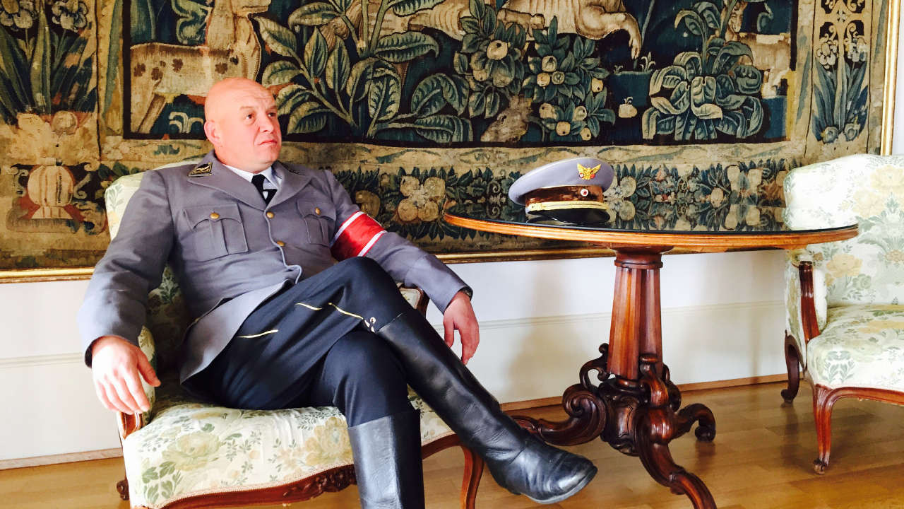 Backdrop for Apoštol národní zrady