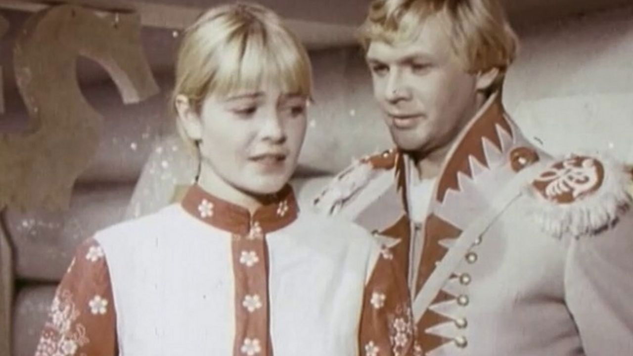 Backdrop for Fear of Misery - No Happiness