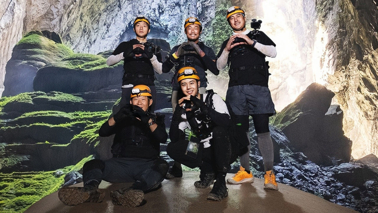Backdrop for The Adventure Squad : Son Doong Cave