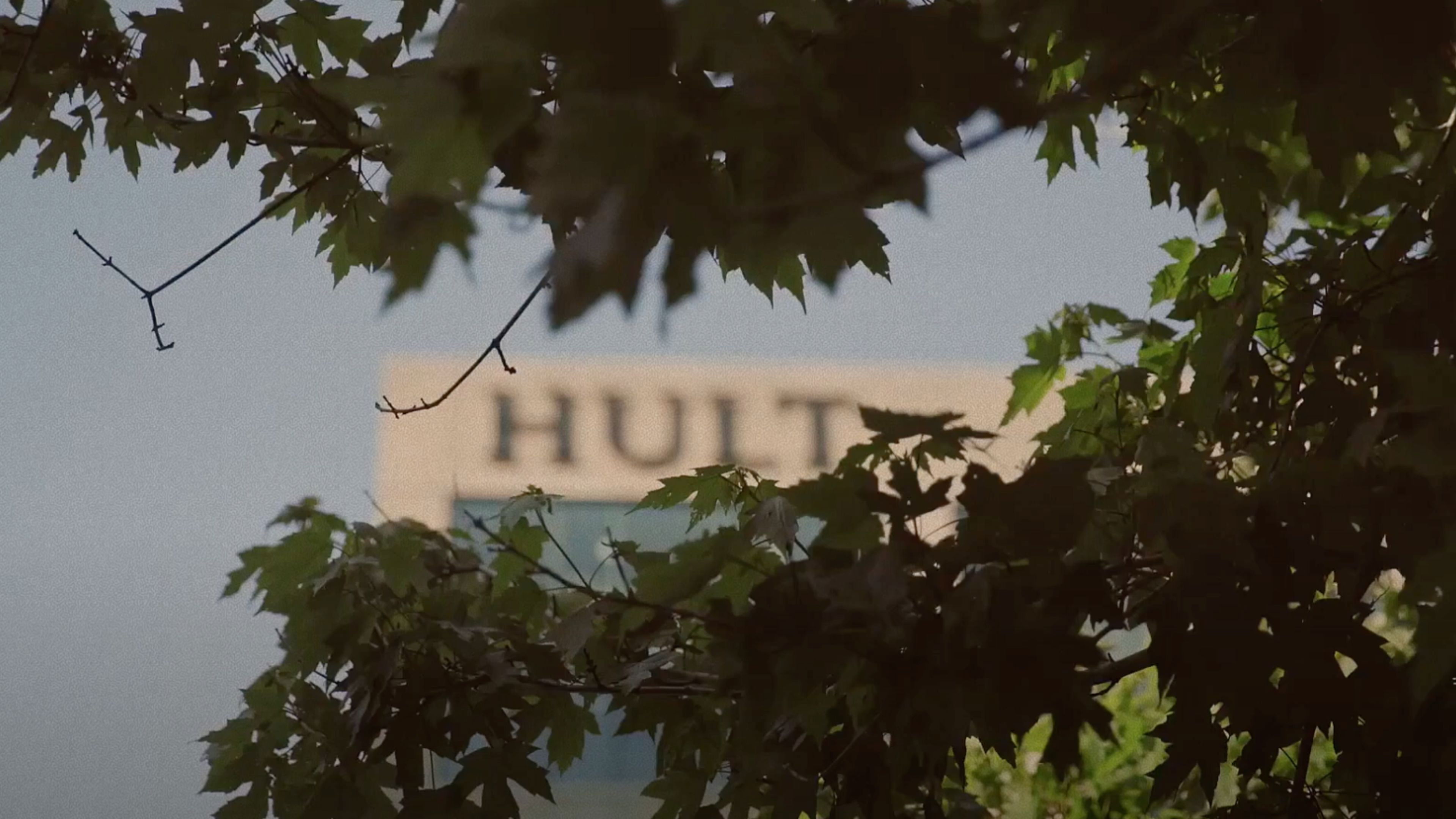 Backdrop for "UBUNTU"