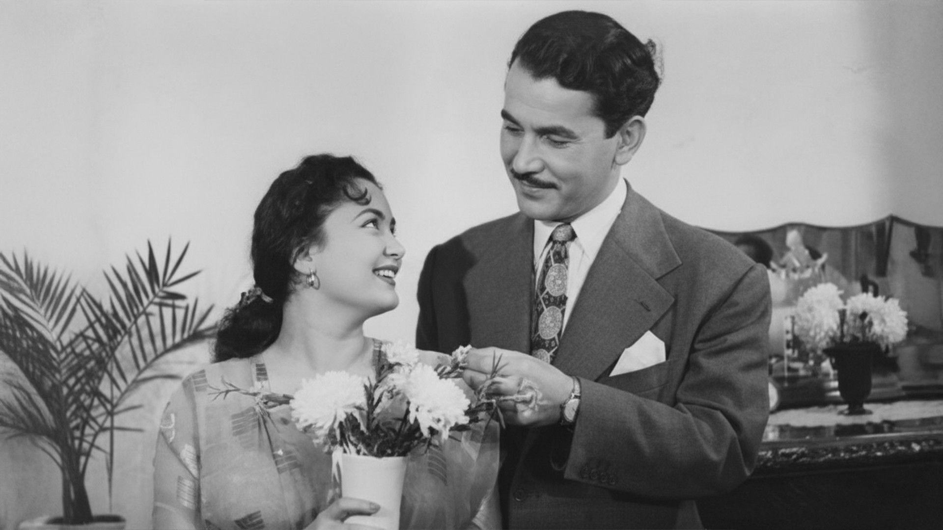 Backdrop for Aşk Istıraptır