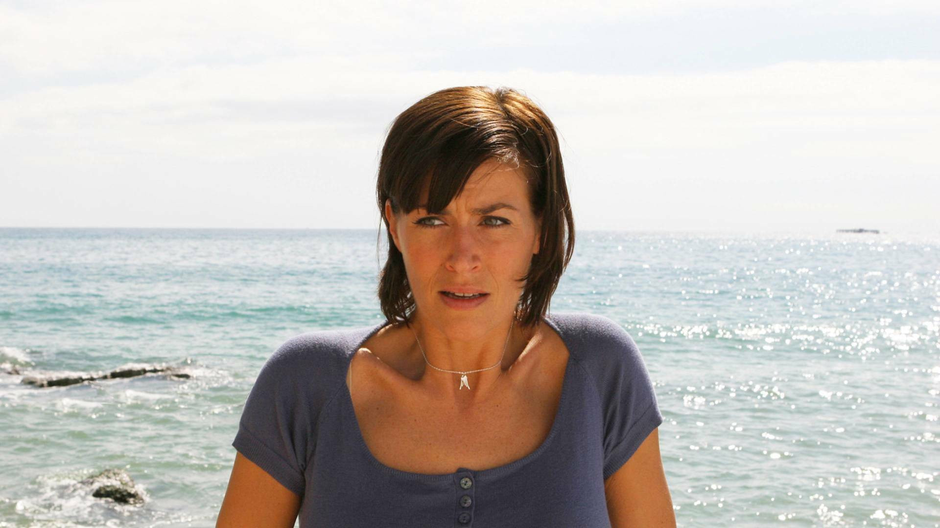 Backdrop for L'Étrangère