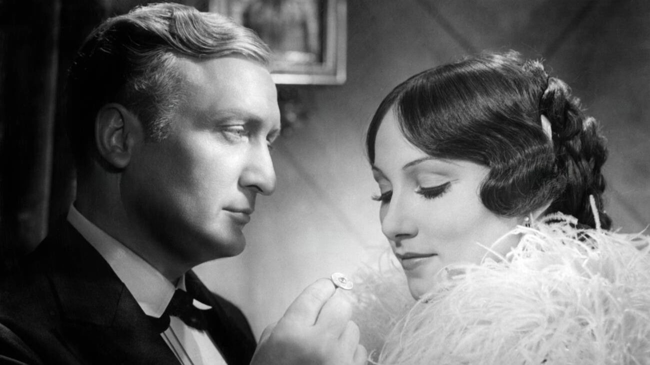 Backdrop for Savoy-Hotel 217