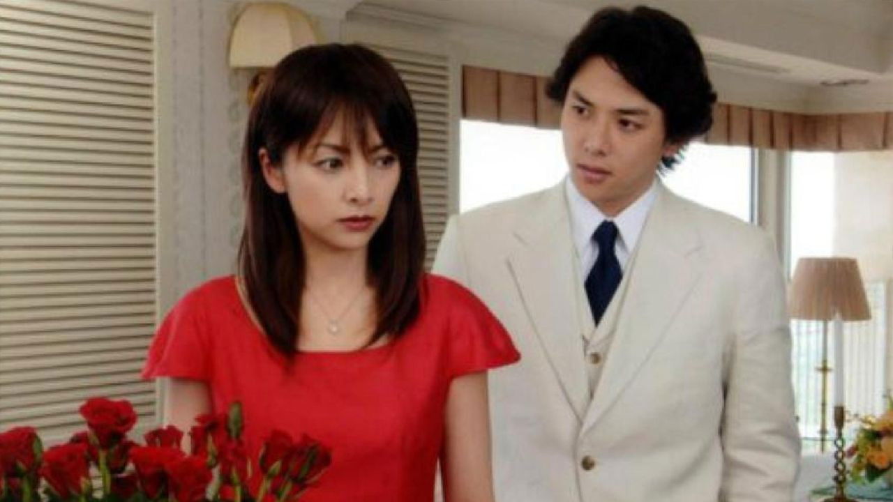 Backdrop for 美しい罠‎