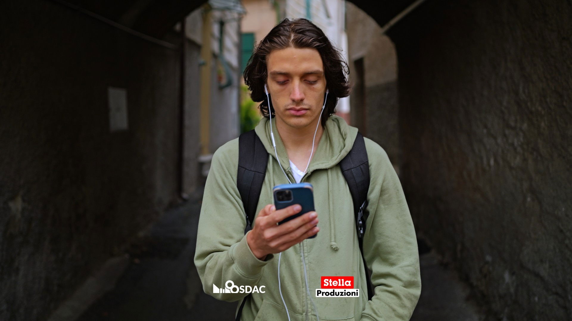 Backdrop for SOVRACCARICO