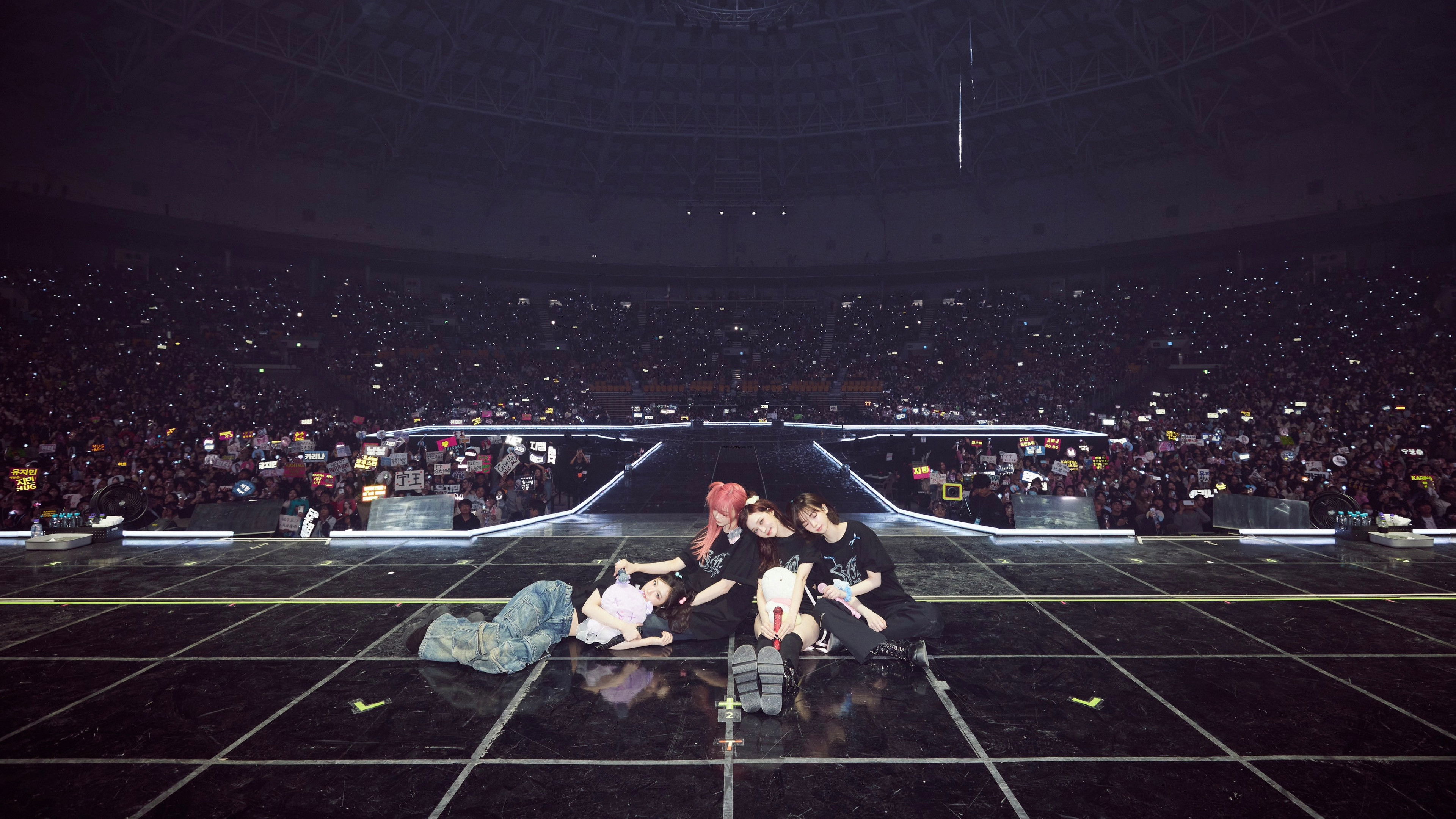 Backdrop for 2024-25 aespa LIVE TOUR – SYNK：PARALLEL LINE – ENCORE