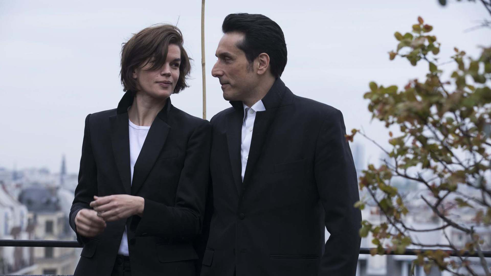 Backdrop for I Am Not an Easy Man