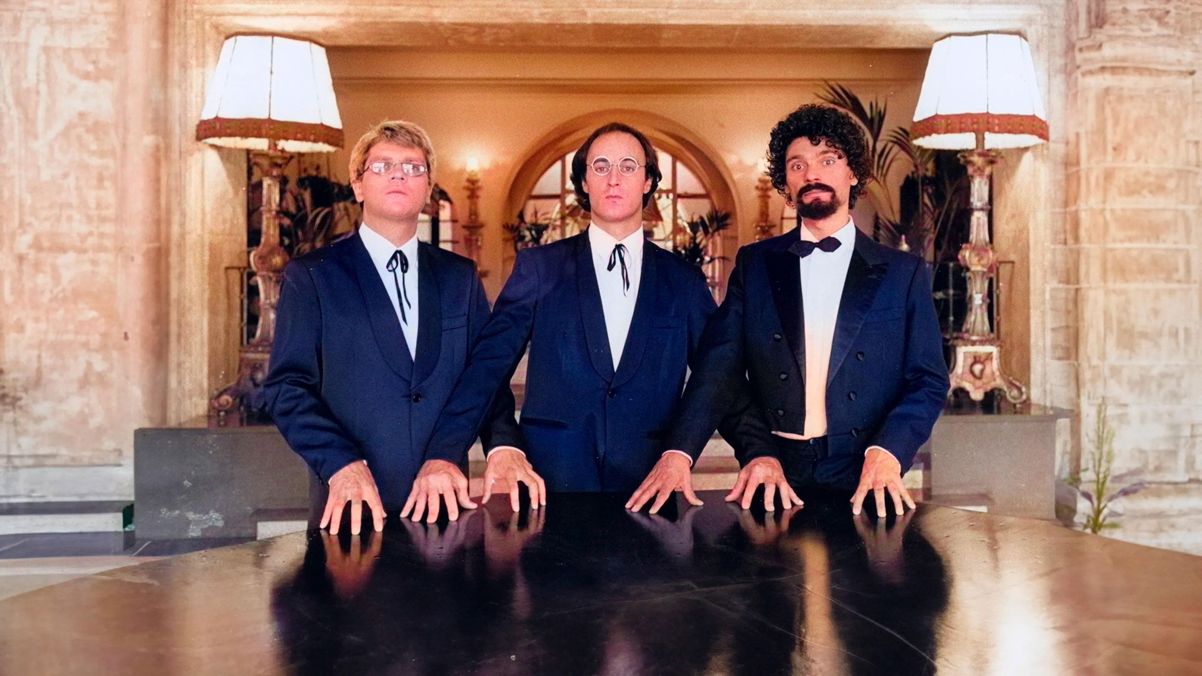 Backdrop for Tres estrelles