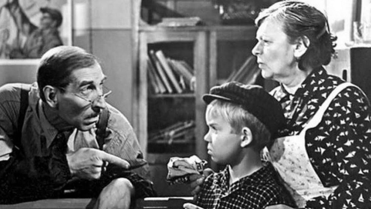 Backdrop for The Adventures of Tolya Klyukvin