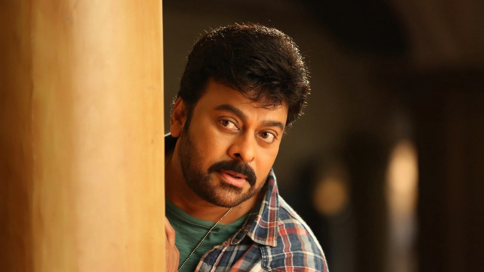 Backdrop for Khaidi No. 150