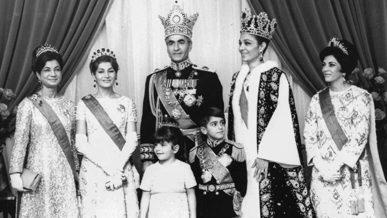 Backdrop for Der Schah und der Ayatollah