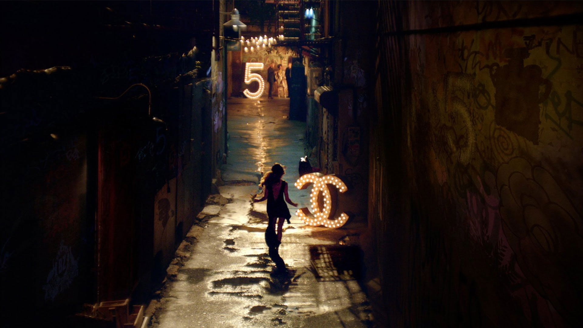 Backdrop for Chanel N°5: The One That I Want