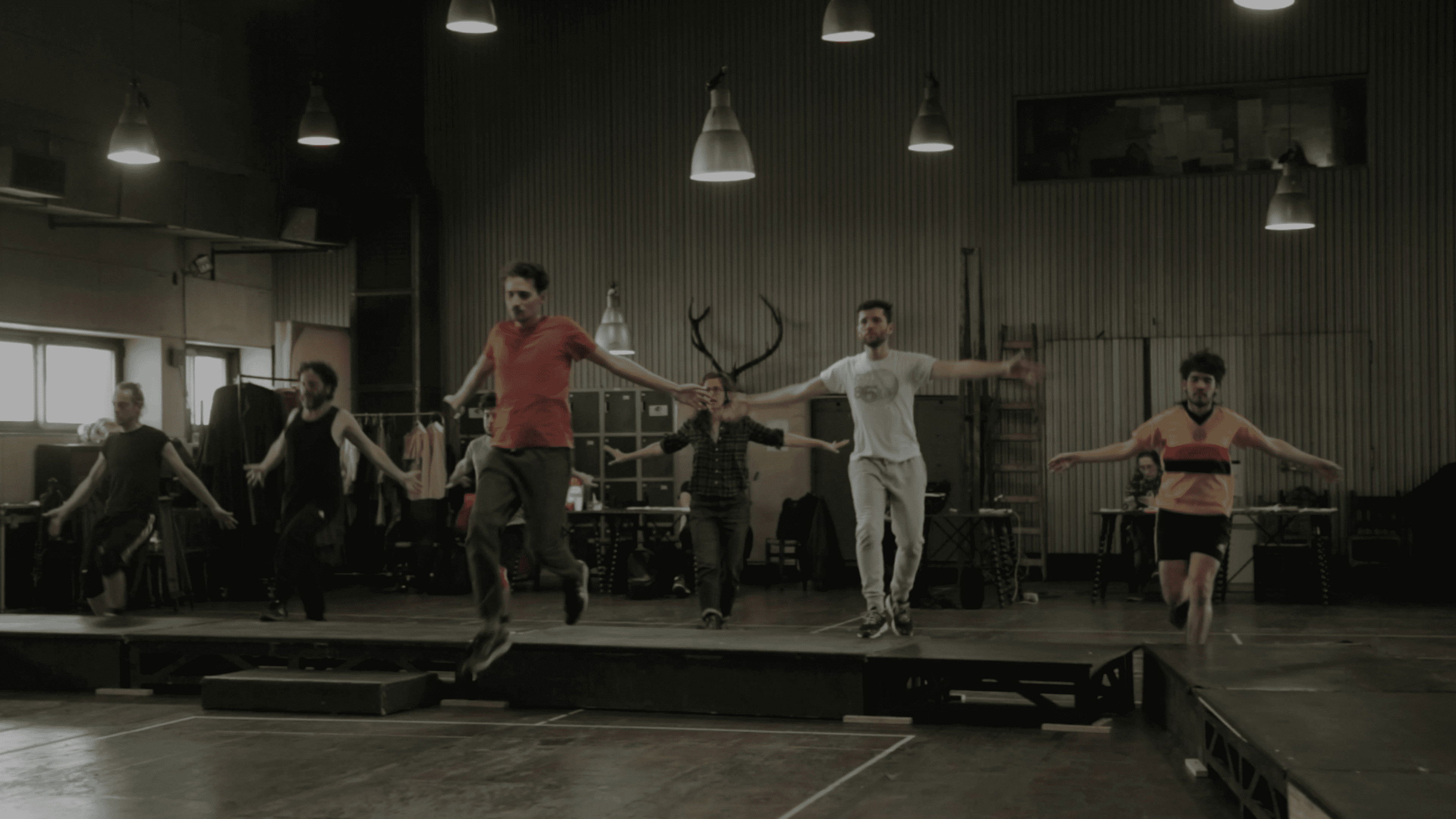 Backdrop for Alza tus manos doradas al sol