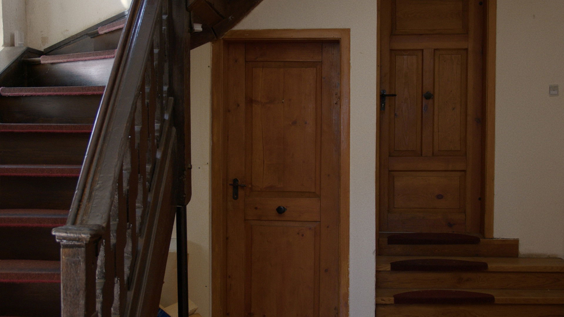 Backdrop for About the Memoirs of a House