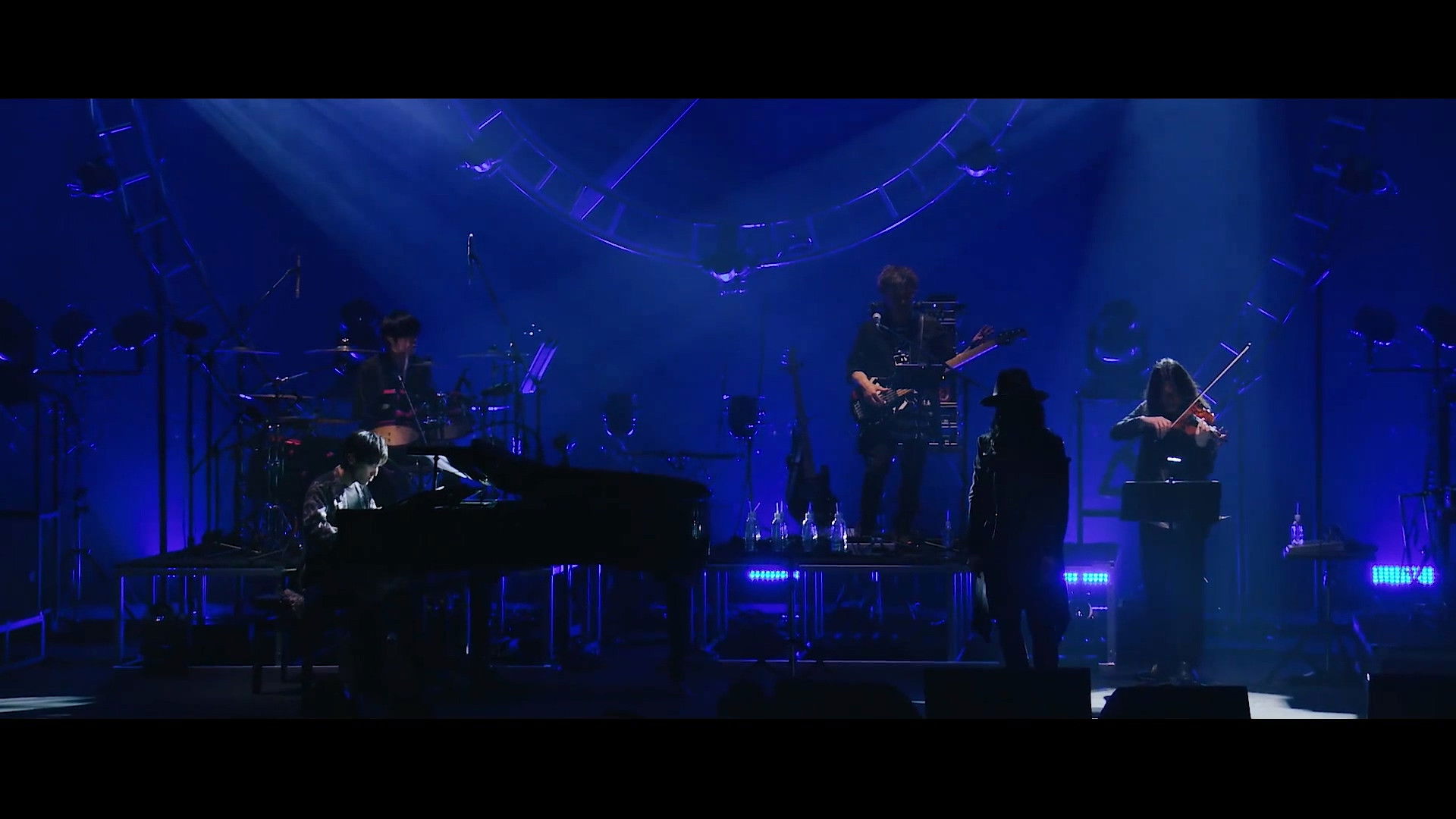 Backdrop for 澤野弘之 LIVE [nZk]007