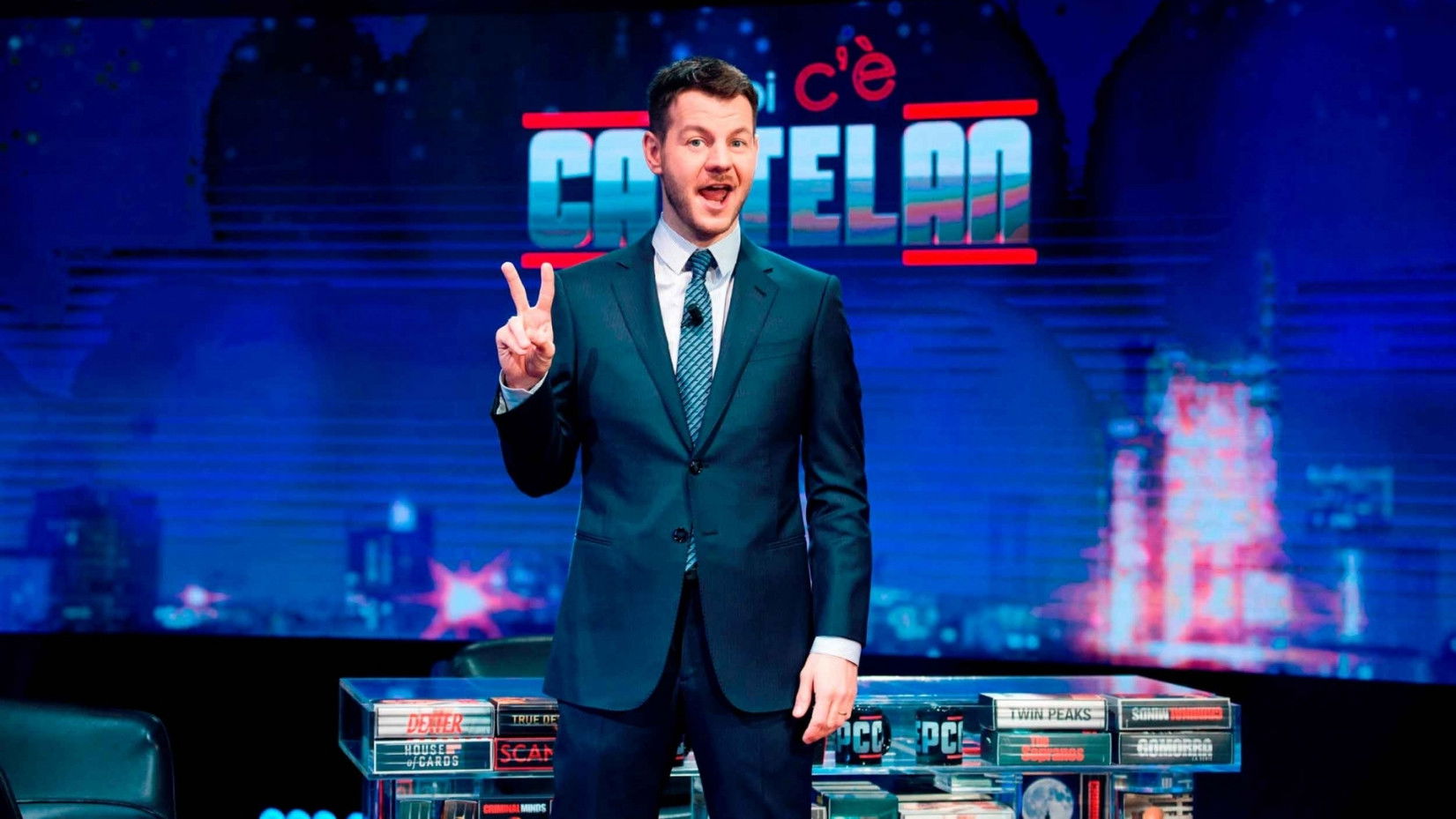 Backdrop for E poi c'è Cattelan