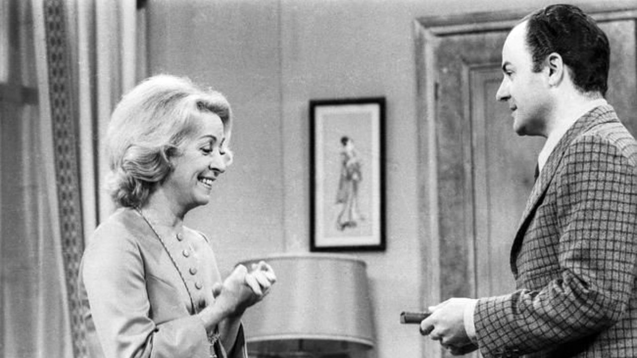 Backdrop for Folie douce