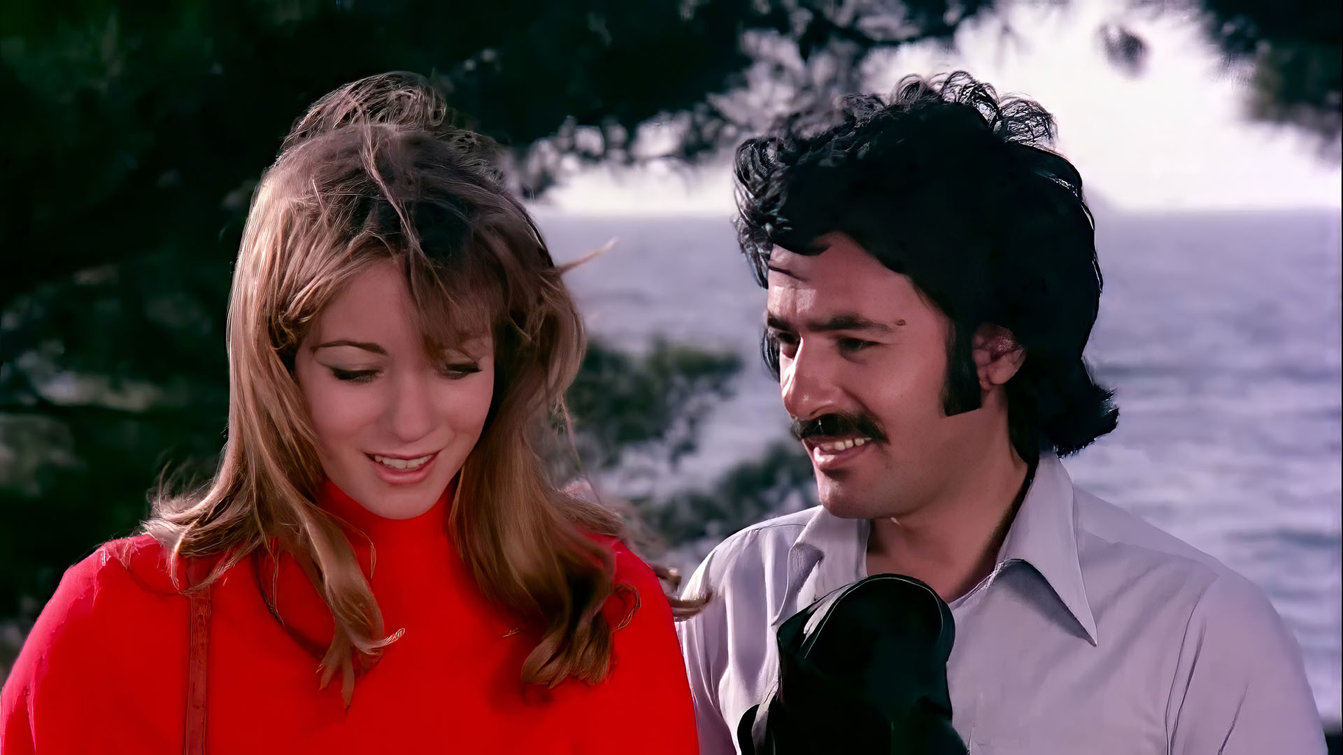 Backdrop for Benim Gibi Sevenler