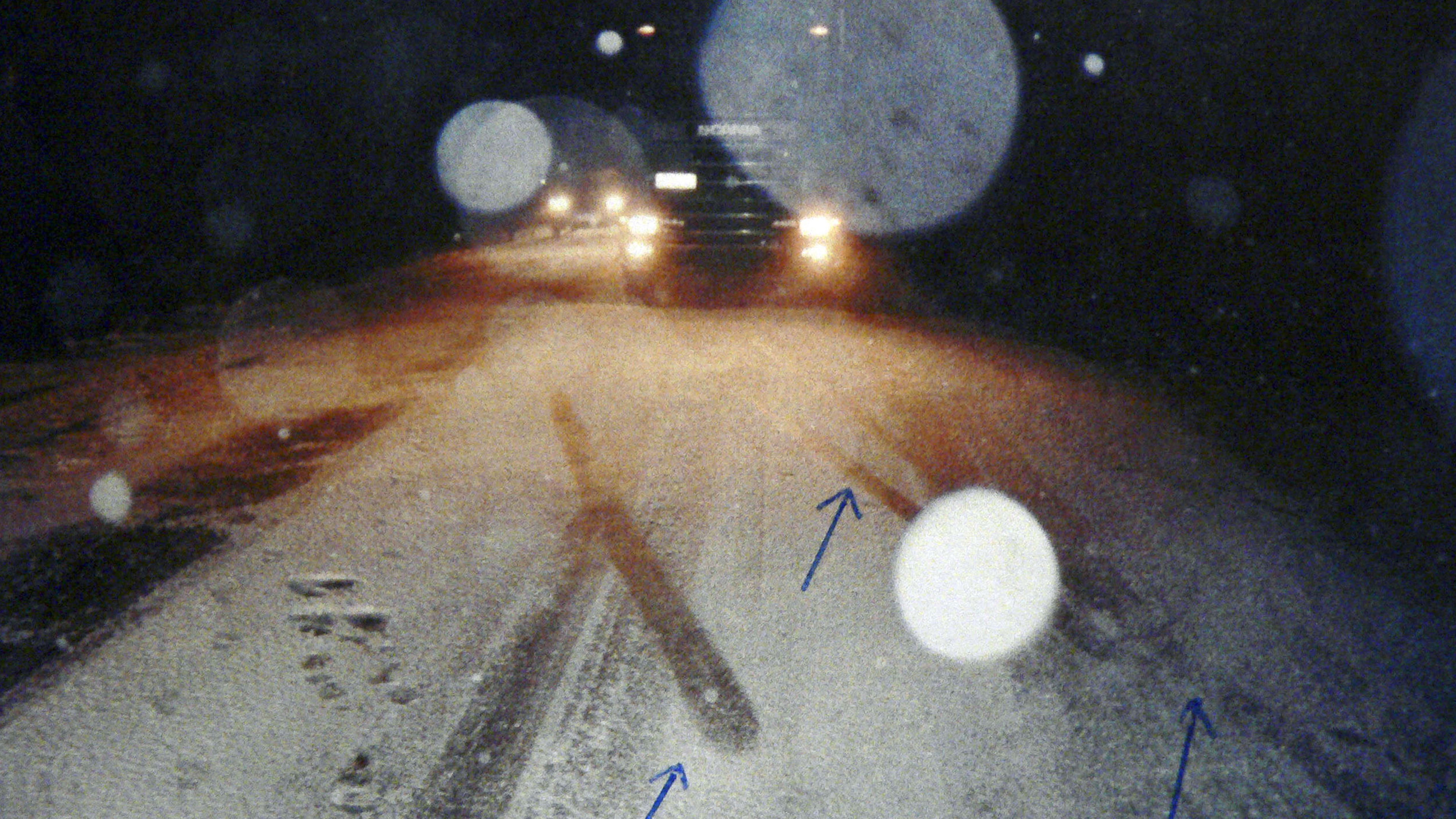 Backdrop for Toistaiseksi tuntemattomasta syystä