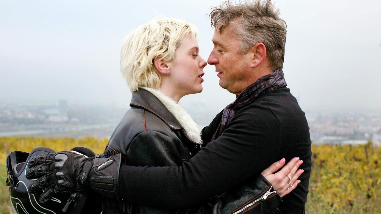 Backdrop for Und ewig schweigen die Männer