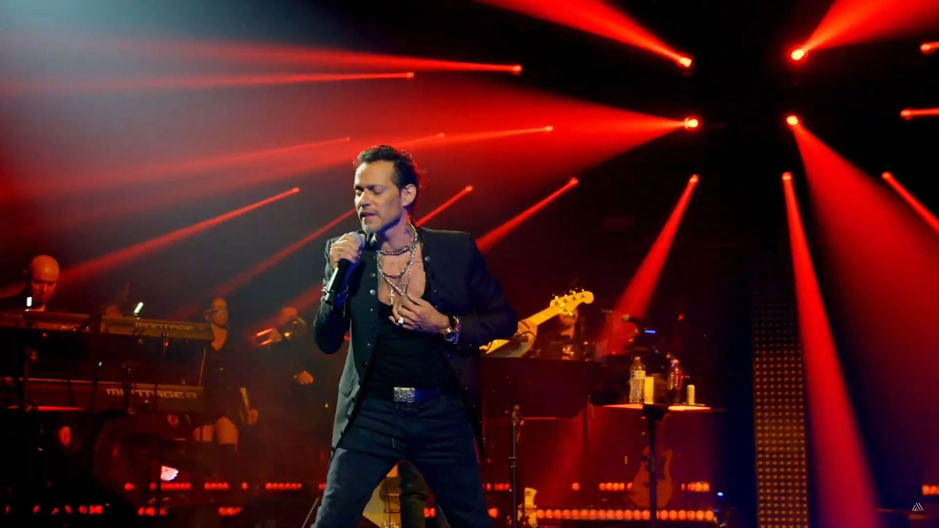 Backdrop for Marc Anthony - Una Noche (Full Concert)