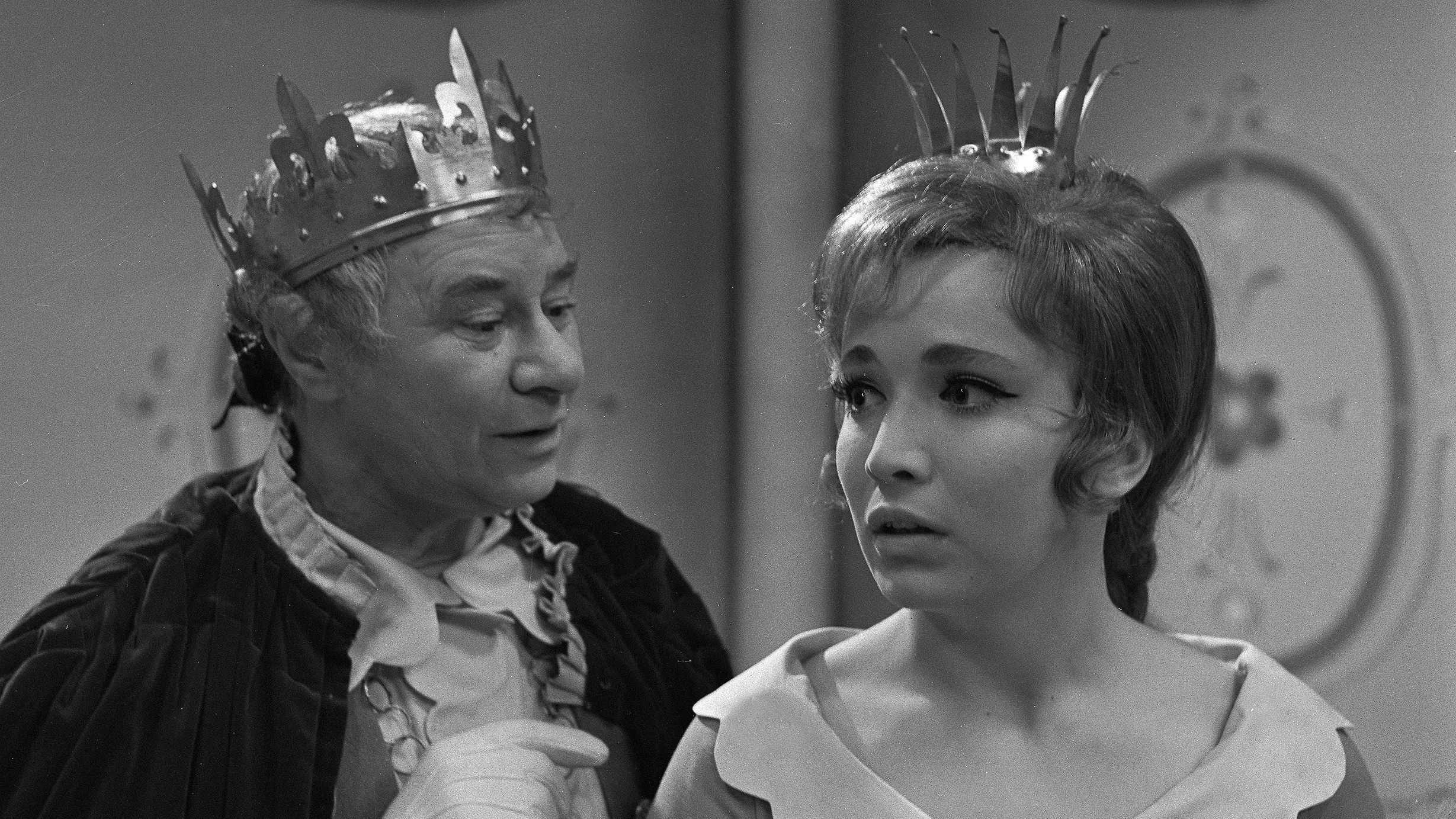 Backdrop for Dvě Cecilky