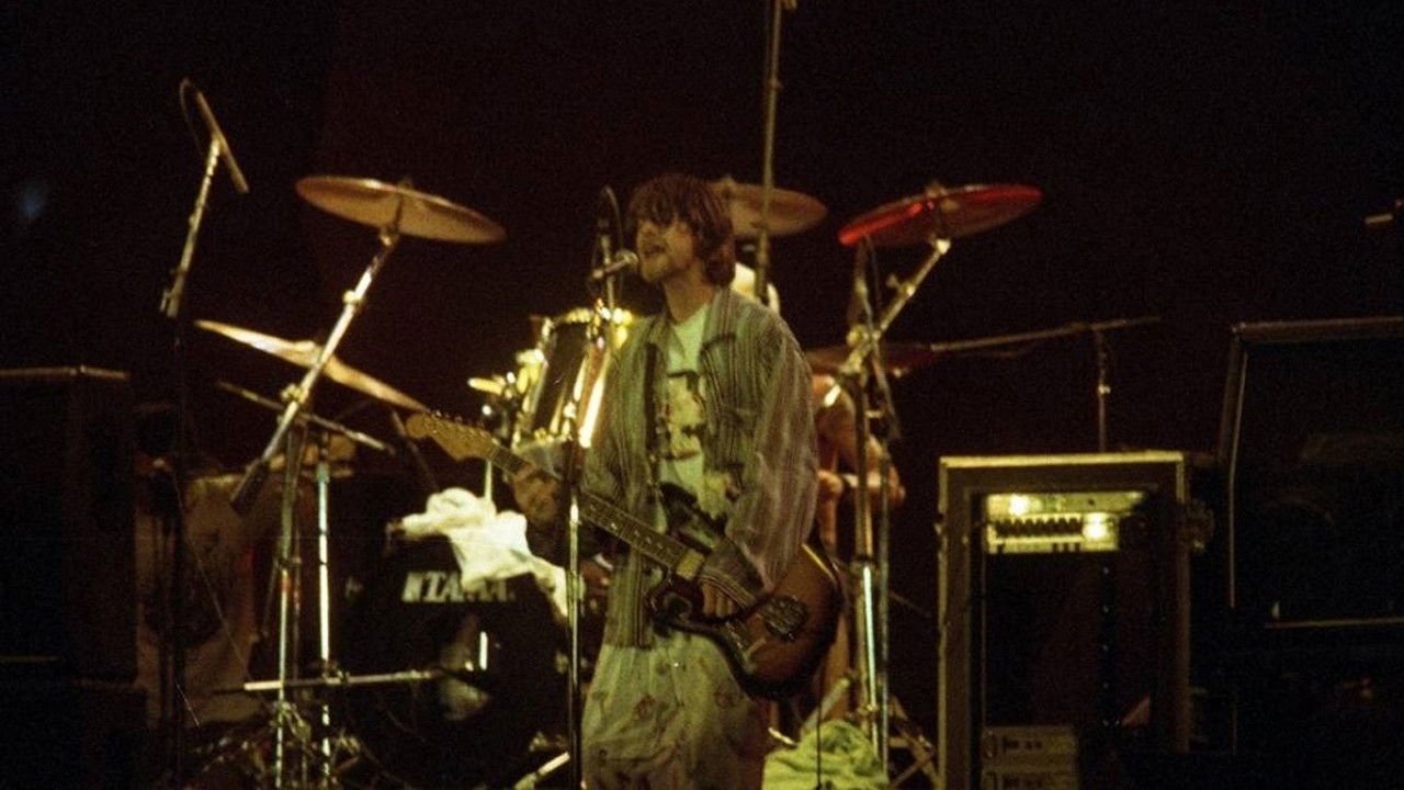 Backdrop for Nirvana: Live at Hollywood Rock Festival