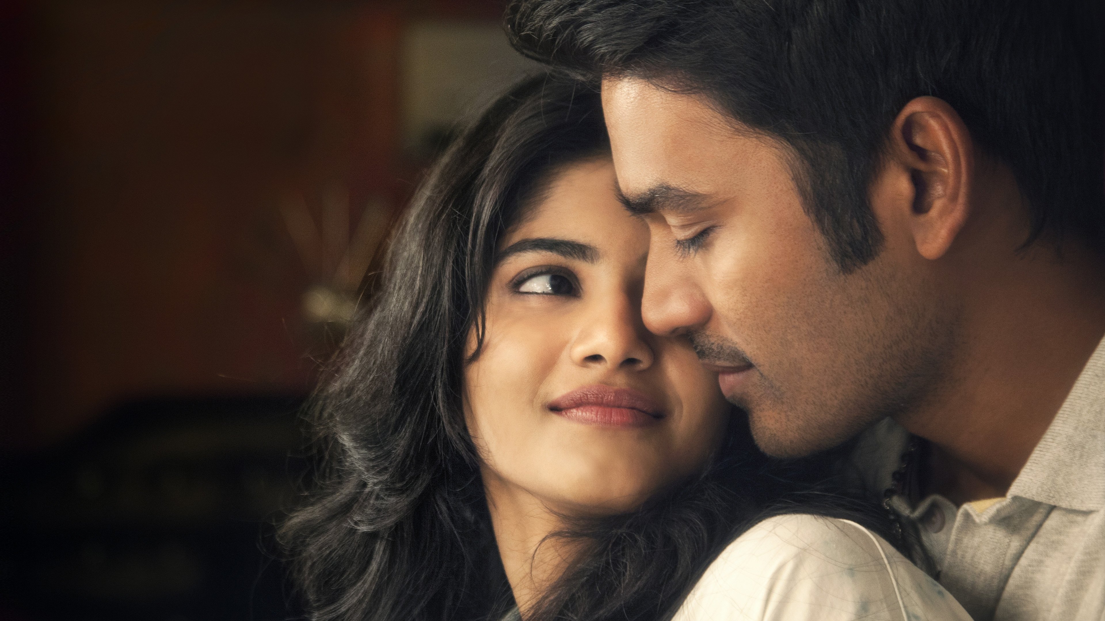 Backdrop for Enai Noki Paayum Thota