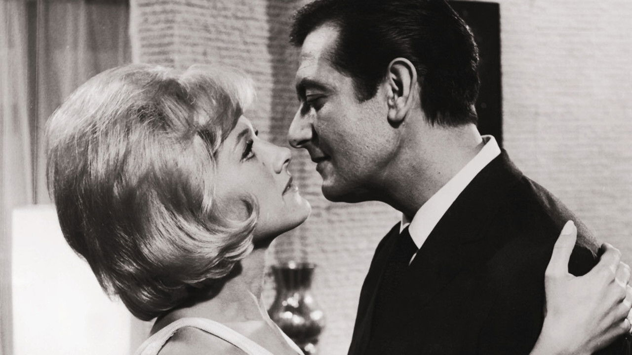 Backdrop for Muere una mujer