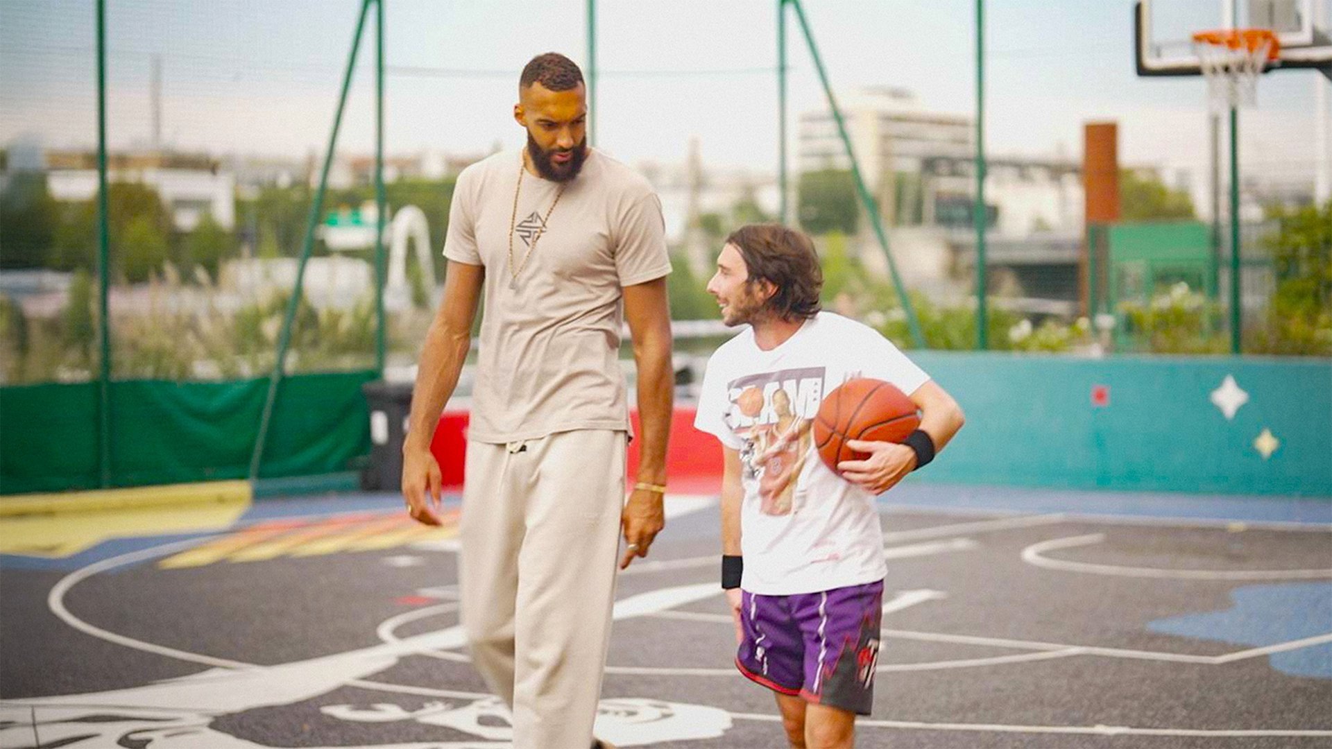 Backdrop for Le doc Quotidien - Les baskets et nous