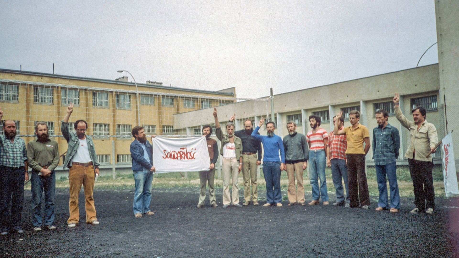 Backdrop for Solidarność: How Solidarity Changed Europe
