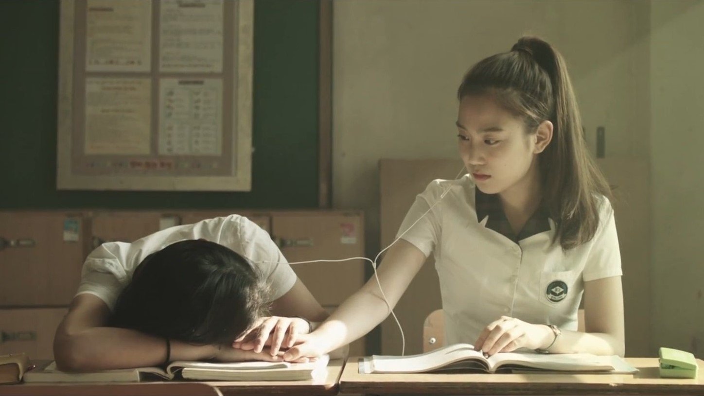 Backdrop for Alice: Crack of Season