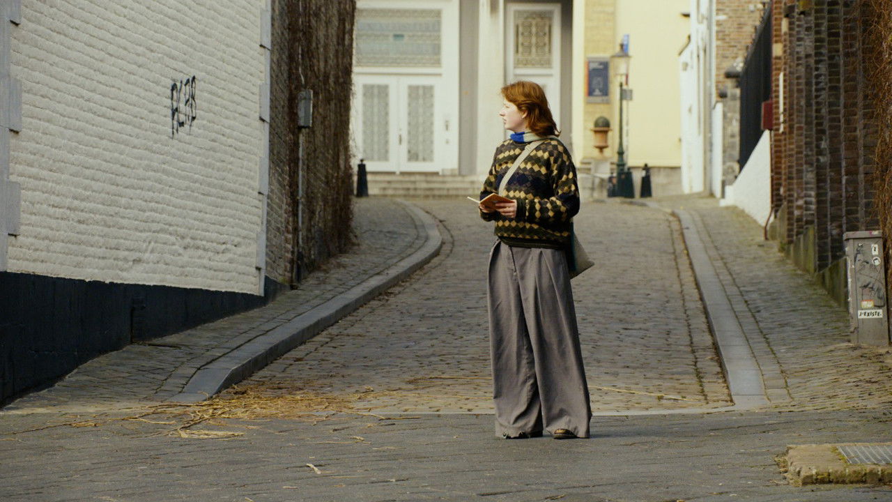 Backdrop for The smartphone-less man